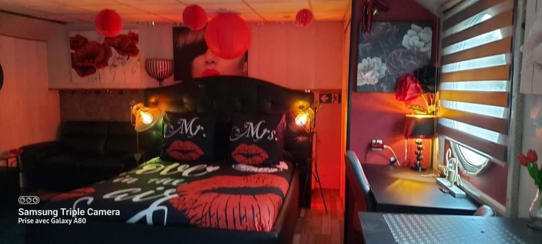 Hotel Peniche Morgane 2 Sas Les Betises Cambrai Zewnętrze zdjęcie