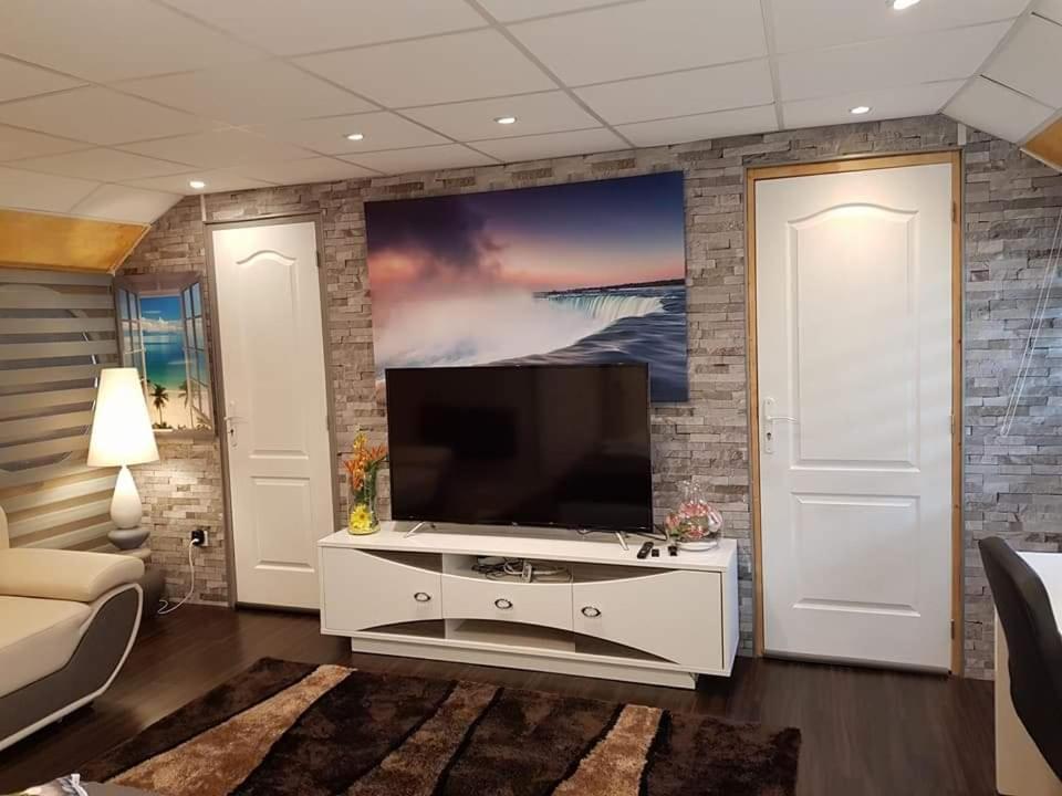 Hotel Peniche Morgane 2 Sas Les Betises Cambrai Zewnętrze zdjęcie